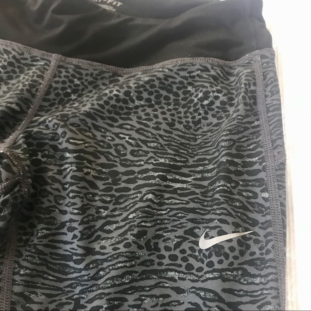 Nike black and gray animal print crop running pant